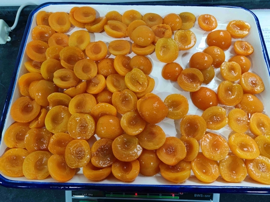 Peso líquido 15 oz Meias de albaricoque enlatadas com 22 g de carboidratos totais