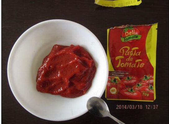 Pasta de tomate enlatada Brix opcional feita com tomates como ingrediente principal