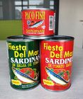 Peixes enlatados da sardinha no molho de tomate muitos tipo de embalagem