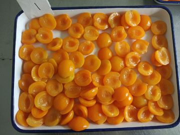 O produto comestível enlatou metades do abricó no suco natural 2650ml com 10-12% Brix