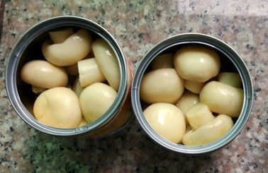 O cogumelo inteiro dos cogumelos saudáveis enlatou 400gm barato de China