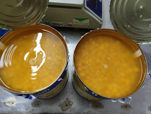 Amarelo Núcleo inteiro Maçã doce doce enlatada embaladas