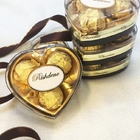 A forma do coração do óleo de palma 3PCS encaixota chocolates doces com amendoim