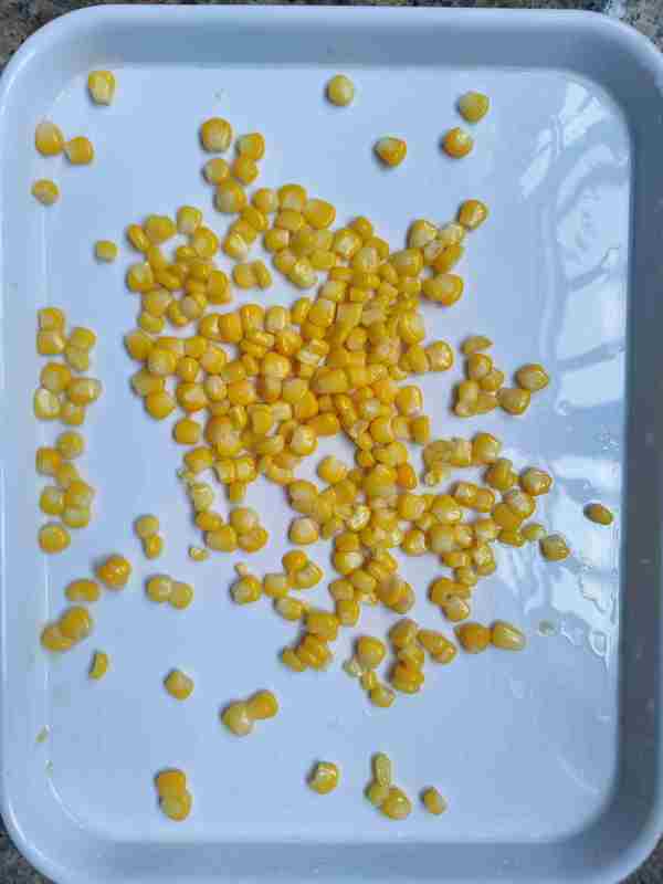 Receita simples e deliciosa de milho doce enlatado com tampa fácil de abrir