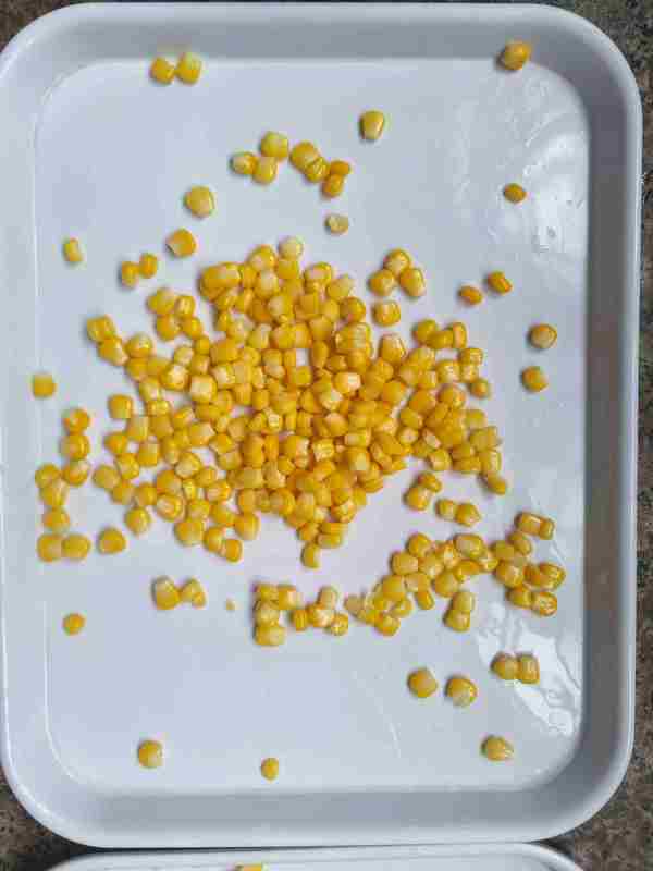 Parte de Grãos de Milho Doce Milho Doce Enlatado Carregando Alérgenos Pode Conter Traços de Soja e Trigo