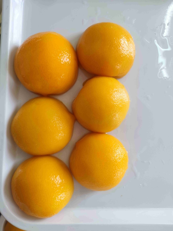 Deliciosos Pêssegos Amarelos em Conserva para Amantes de Frutas Sirva Gelado ou em Temperatura Ambiente